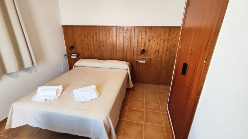 Habitación Doble con Cama de Matrimonio y Terraza