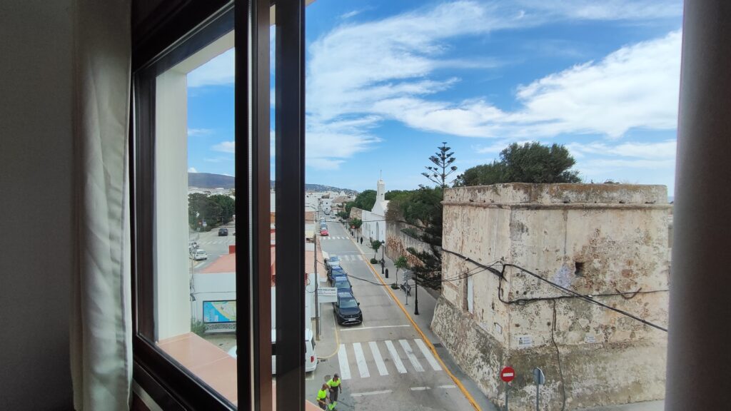 Habitación Triple con Cama de Matrimonio y Cama Individual + Terraza (23)