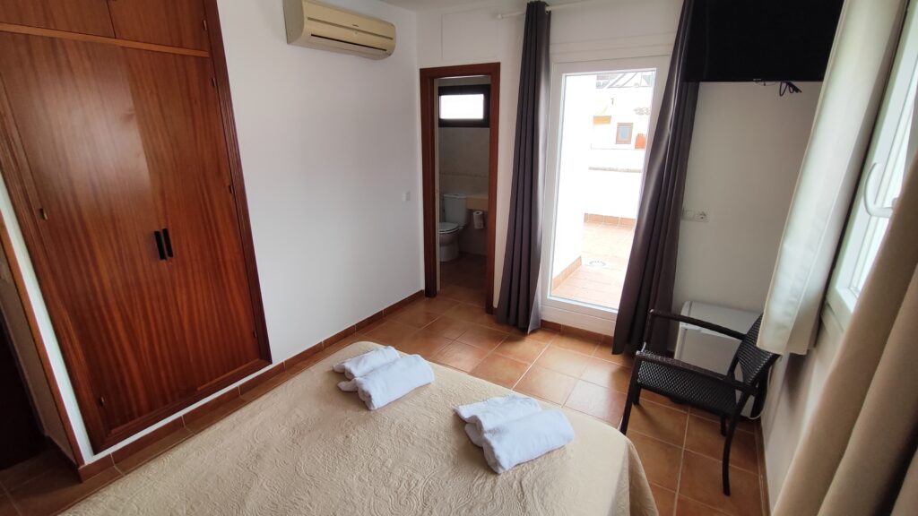 Habitación Doble con Cama de Matrimonio y Terraza (24)